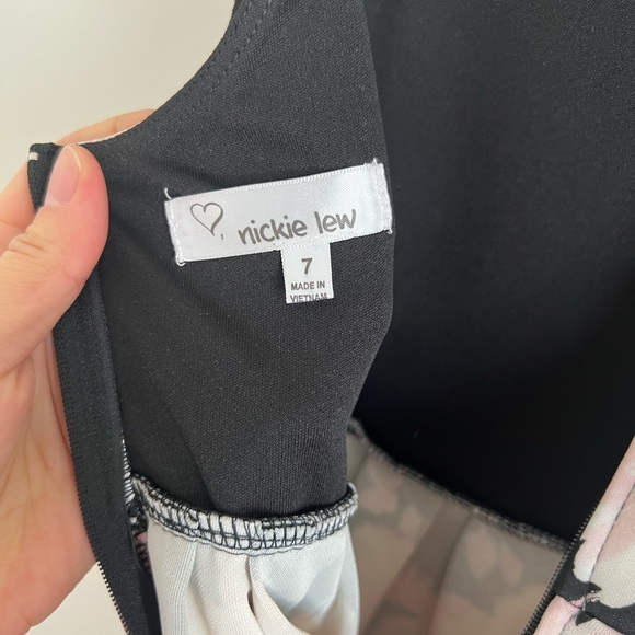 Girls dress - Picture 3 of 5